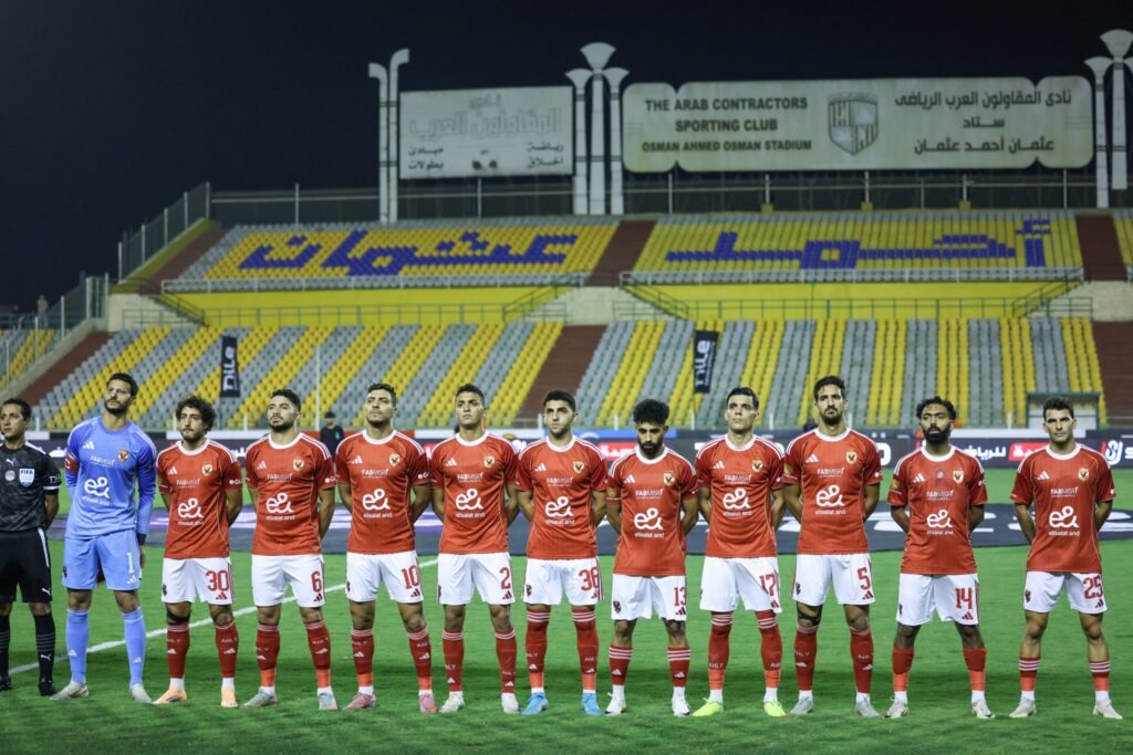 نسر الأهلي يحلق عاليا ويعود إلي مكانه المفضل في صدارة الدوري المصري.